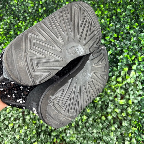 UGG Sparkling Black Sequin Boots Size 1 Kids - Picture 5 of 8